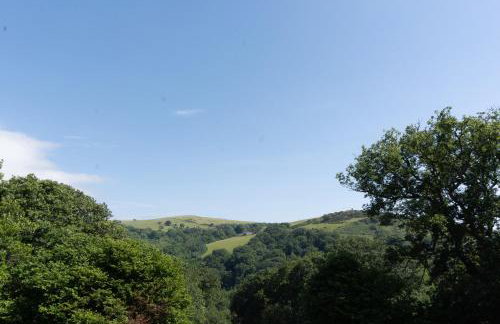Wood Cabin & 4 Large Bell Tents - Hapus Hideaway - Foto 9