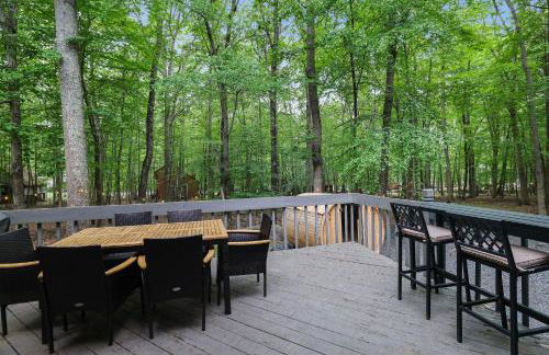 Luxurious Poconos Retreat - Hot Tub, Sauna, Games - Foto 45