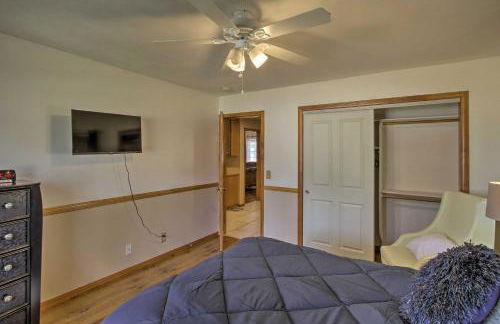 Spacious Lancaster Family Ranch - BBQ and Patio - Foto 25