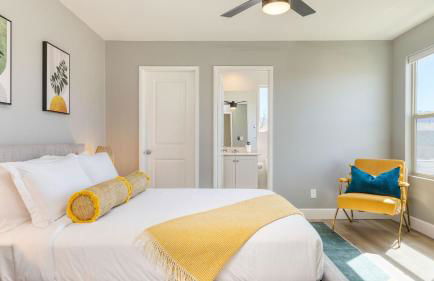 Desert Eden by Avantstay 6BR w/ Ensuite Backyard Oasis w/ Pool & Hot Tub! - Foto 46