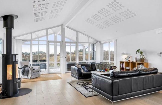 "Eileen" - 300m from the sea - Photo 25