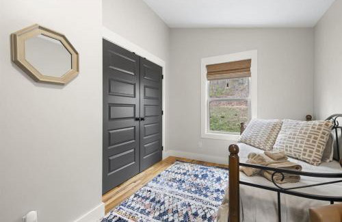 Swannanoa Serenity River Motif, Spa & Game Room - Foto 7