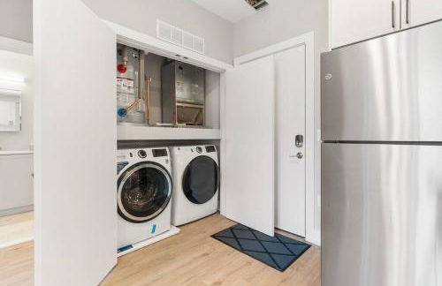 1BD Sleeps 4 with Views - Near Fish Town and Old City - Foto 7