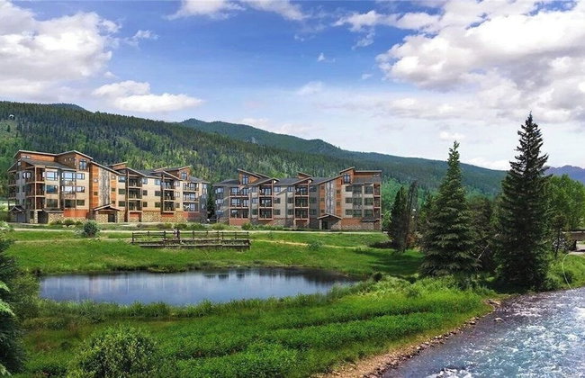 Studio in Lakeside Village, Updated Kitchen & Bath apts - Photo 1