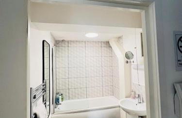 Free Parking - Modern 2BR Apt near NTU & City Centre - Foto 7