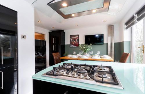 Stunning Bishop Auckland House with 5-bedrooms & 8 Beds Sleeps 12 with Free Parking by PureStay - Foto 54