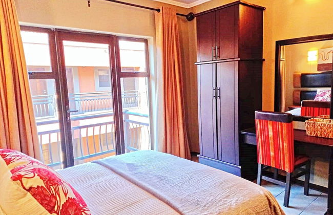 Best Overnight With Free Wifi Modern and Private - Photo 3