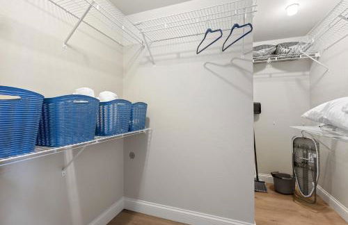 Upper Deck by Simple Life Rentals - Photo 8