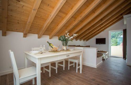 Captain's Attic - Photo 6