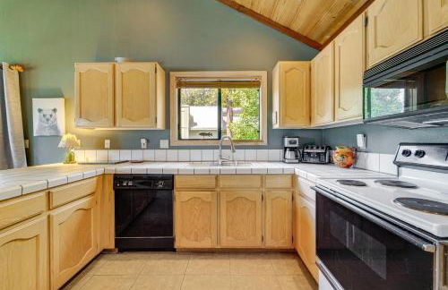 Close to Ski Slopes Tahoe Ski Chalet with Fireplace - Foto 10