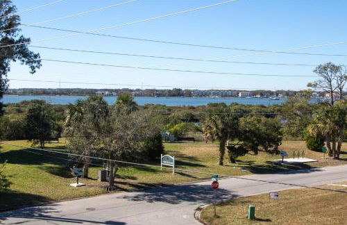 The Look-Out Private Rooftop 5 Minutes to the Beach & DownTown - Foto 57