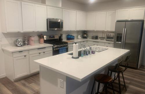 Walking on Water Street - Foto 1