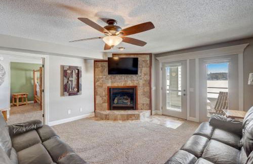 Sunrise Beach for Family Fun and Walk to Noahs Ark - Foto 8