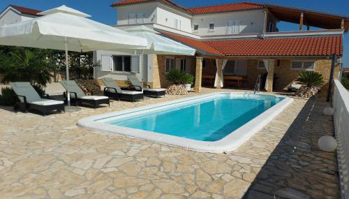 Villa Leonie - Photo 5, sunbed