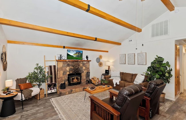 Bear Cub Cottage in Big Bear w/ HotTub & Firepit - Photo 35