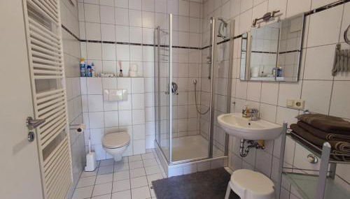 Ferienwohnung "Dorfblick" - Foto 4, towels, Shower