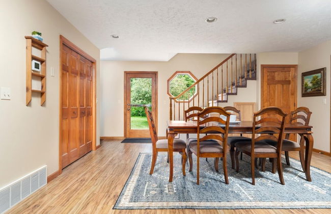 Firefly Lodge! Boardman River! Hot Tub! Woodstove! - Foto 18