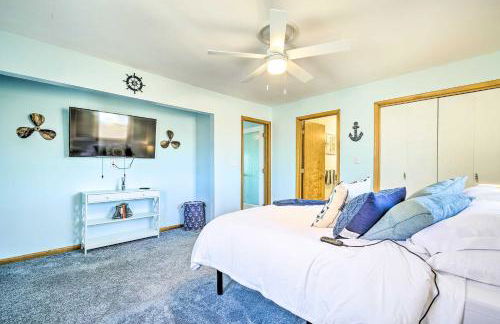 Lakefront Home with Rooftop Deck, Grill, Games! - Photo 24