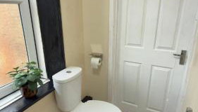 Newcastle CITY APT35,FREE STREET PARKING,4 BEDROOM HOUSE,8 SINGLE BEDS,FULL KITCHEN,ALL ROOMS WITH TVs,NETFLIX - Foto 5