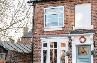 Quaint Georgian house with Parking & Huge Garden 10 mins walk from town - Photo 1