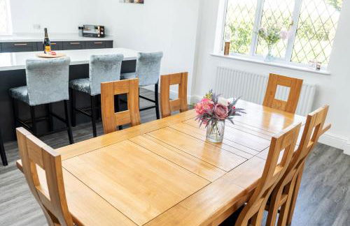 Northfield Cottage, Games & Arcade Room, Dog Friendly HS2, NEC, BHX, M42, Family Gatherings, Contractors, Hot Tube Hire Optional - Foto 29