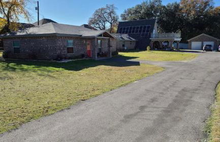 Adorable 2-bedroom guesthouse with patio - Foto 1