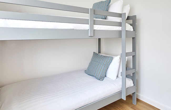 Host Stay Emilyn House - Photo 15