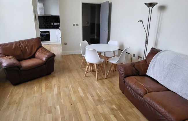 Stunning 3-bed Apartment in Heart of Cardiff Bay - Foto 1