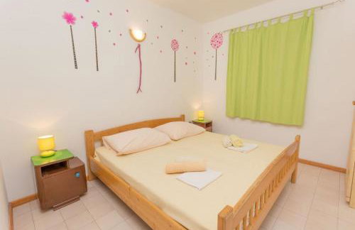 Robinson Elizabeta - Photo 50