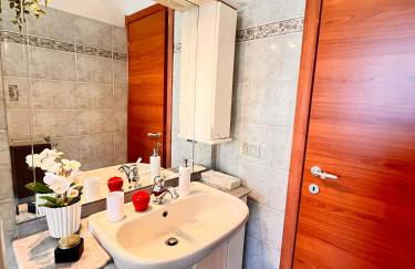 sky apartment a due passi dalla stazione - Photo 11