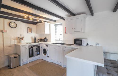 The Coach House Newcastle Emlyn - Photo 4