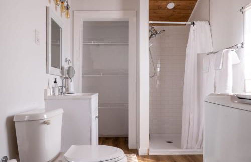 Open Concept Cabin for 2 - Near Ark Encounter! - Foto 8