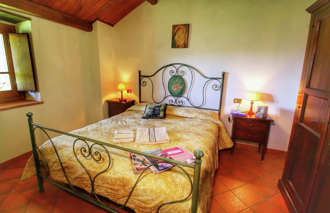 Alluring Farmhouse in Ortignano With Swimming Pool - Foto 13