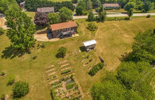 Romantic Garden Studio - 1BR - Indoor Fireplace - Foto 34