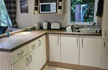 Fawn Lodge, Kelling Heath - Woodland Setting and Pets Welcome - Photo 38