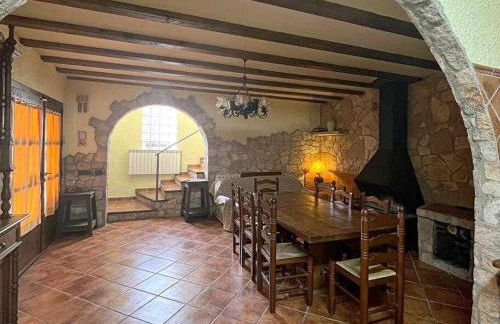 Masía de piedra con piscina - Foto 13