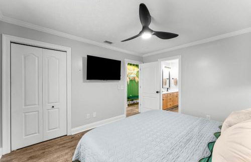 PCB Sleeps 22! 2 Homes, 2 Pools, 2 Mini Golf - Foto 41