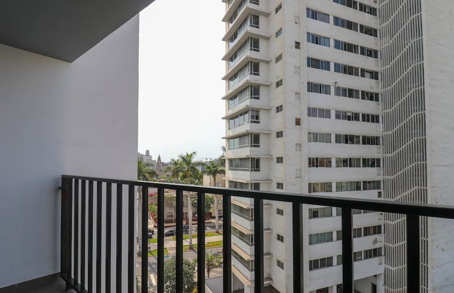w Grandiose 1BR w Great Balcony in San Isidro - Foto 13