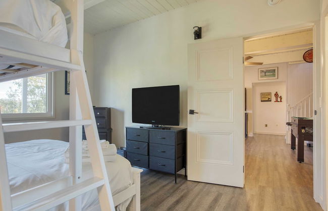 Lake Access, Game Room, Firepit, 3 Decks w/ Views Lakeview Ridge by Avantstay - Foto 25