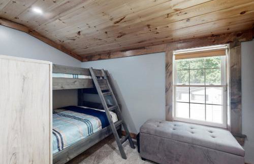4 Mi to Dtwn Morganton! Family Retreat w/ Patio - Photo 16