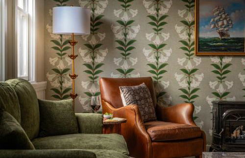 The Curator's Retreat For 8 - Photo 23