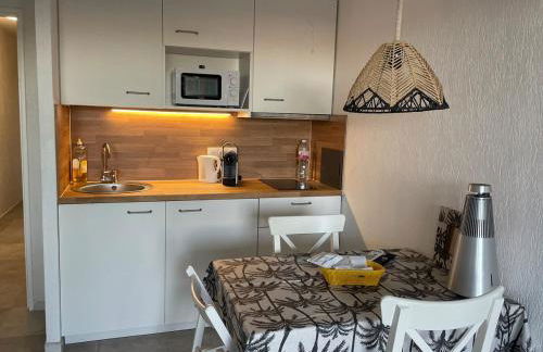 Studio with port view terrace with AC - Foto 8