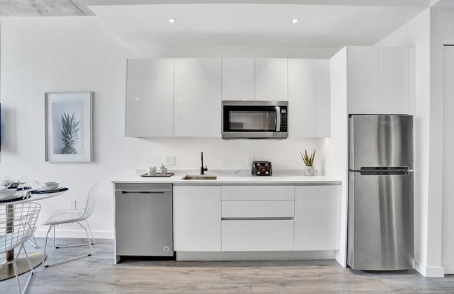 Design District Suites - Photo 65