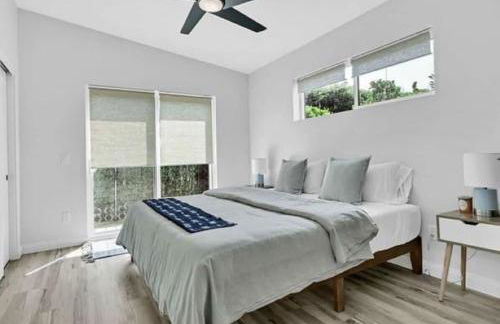 The Quaint Cardiff Hideaway with Pak N Play - Foto 12