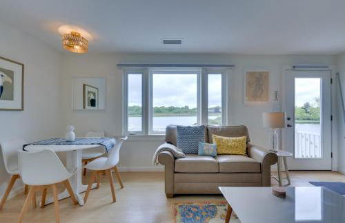 Cozy Narragansett Cottage with Dock and Outdoor Shower - Photo 8