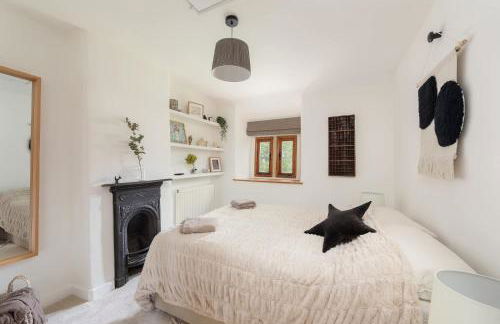 Beautiful Cottage nr Mendip Hills Private Parking - Photo 7