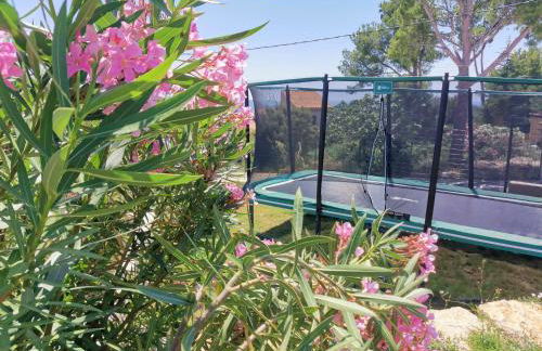 Villa La Voile au Vent - Sur les collines de la Cadière d'Azur - Villa spacieuse, 4 chambres, climatisée avec piscine à débordement, Vue mer et collines - Foto 4