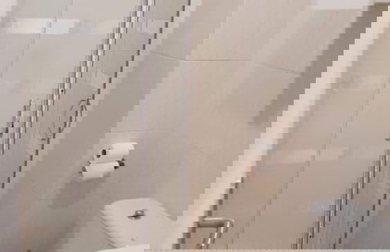 Apartmentsleeps4-pool-bbq-garden-ac - Foto 6