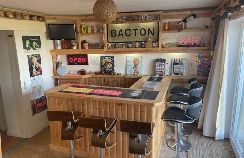 Stunning sea view beach front bungalow Bacton - Photo 4