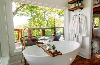 Breathtaking Tree House with Jacuzzi and Lofted Interior in Georgia - Foto 5